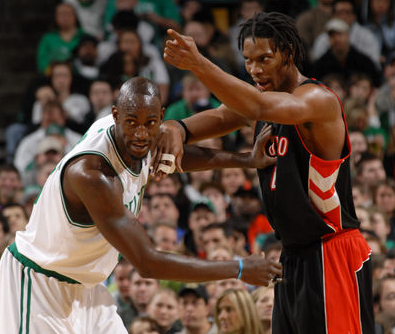 会师美职联决赛，梅西过往面对穆勒3胜7负处于下风（美职联决赛相逢：梅西对穆勒历史战绩3胜7负，不占上风）