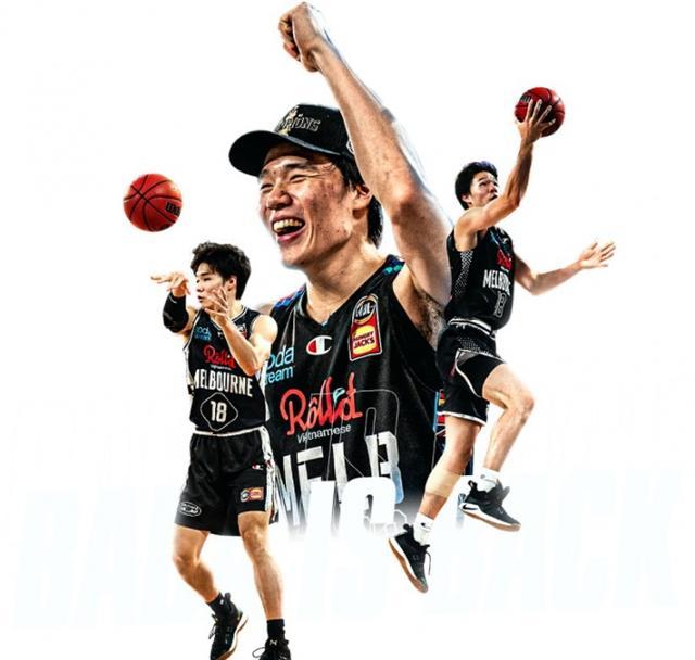 脚后跟停球+倒钩解围，阿拉伯杯上阿尔及利亚一后卫防守尽显球技（阿尔及利亚后卫阿拉伯杯秀防守：脚后跟停球+倒钩解围）