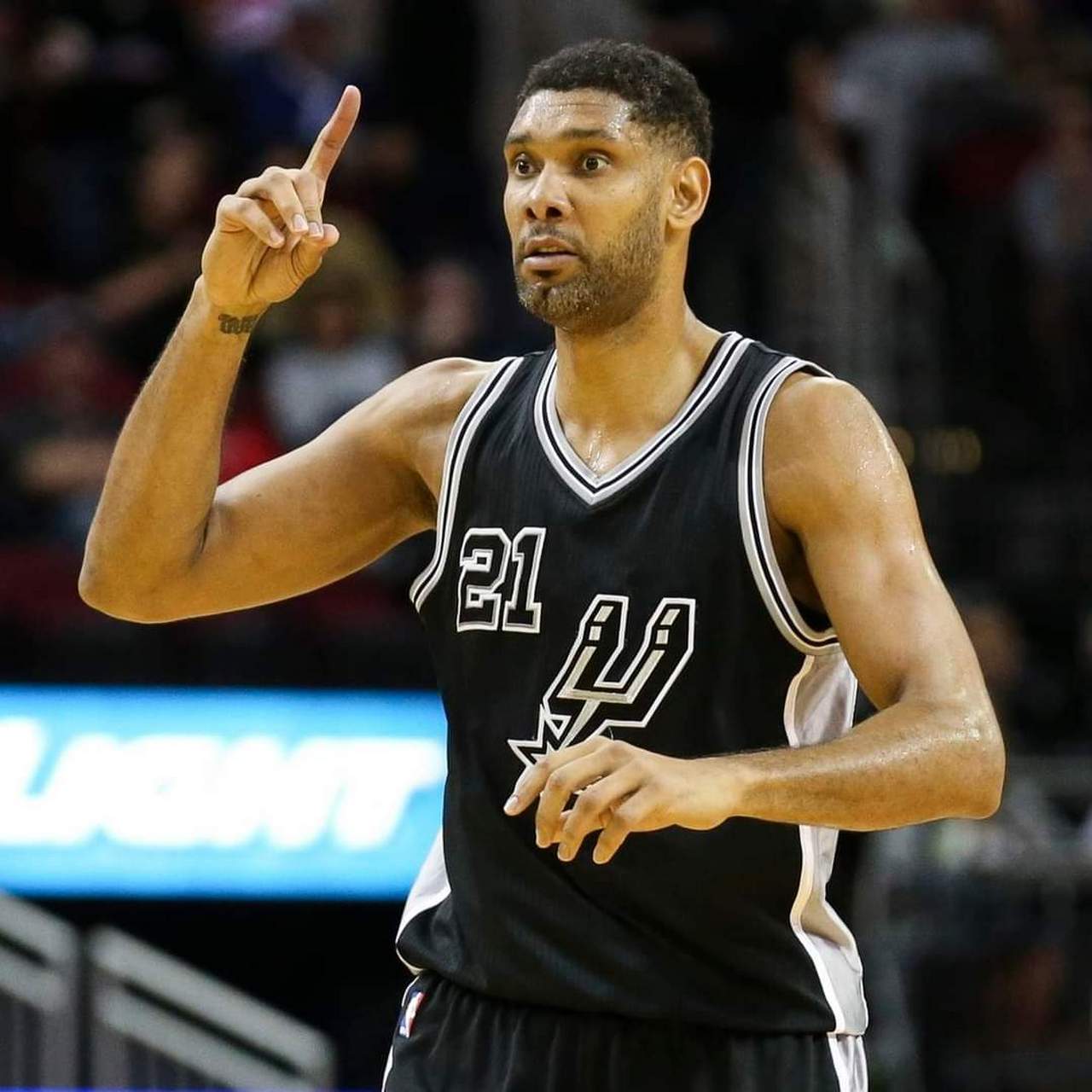 汉斯-弗里克对巴萨室内足球队的惊喜访问（汉斯-弗里克突访巴萨室内足球队）