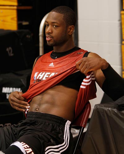 半场战报：门兴格拉德巴赫1-3沃尔夫斯堡，维默尔梅开二度，阿穆拉破门（半场速报：沃尔夫斯堡3-1领先门兴格拉德巴赫，维默尔双响，阿穆拉建功）