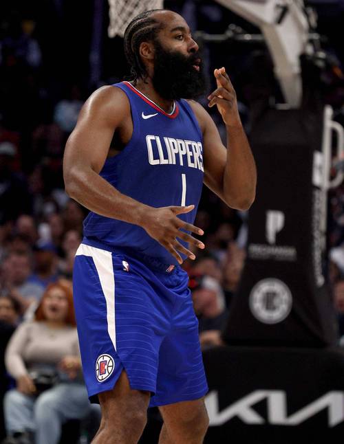 曼城瓜帅战术调整成功击败托特纳姆（瓜迪奥拉变阵奏效 曼城力克热刺）