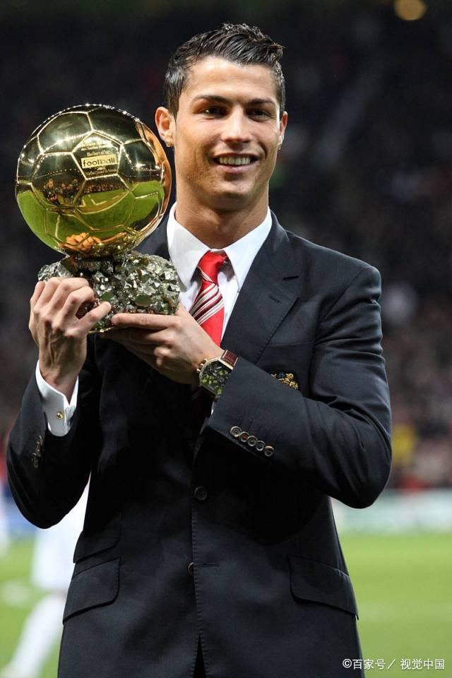 卡萨诺盛赞劳塔罗：他已经4年没去休假了，批评他的人真无知（卡萨诺力挺劳塔罗：四年未休假，批评者实在无知）