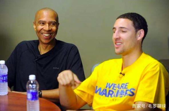 阿斯：德容已经退烧，参加了巴萨周四的训练课（阿斯报道：德容已退烧，周四随巴萨合练）