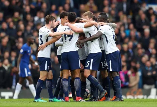 布朗尼：我爸总是打圣诞大战所以无法团聚，这使我有点失落（布朗尼：父亲圣诞常出战，无法团圆让我有些失落）